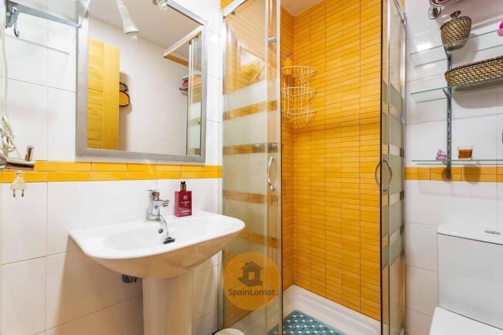 Апартаменты Apartamento Con Amplia Terraza En Фуэнхирола Экстерьер фото