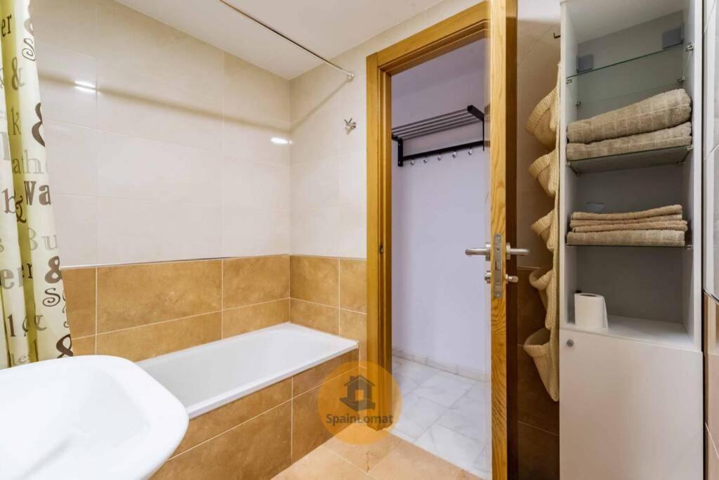 Апартаменты Apartamento Con Amplia Terraza En Фуэнхирола Экстерьер фото